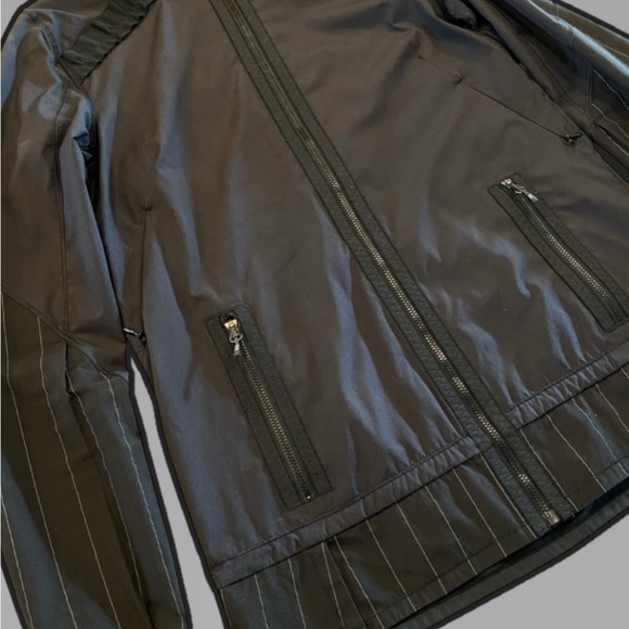 Lululemon Run Bandit Jacket - Picture 8 of 10